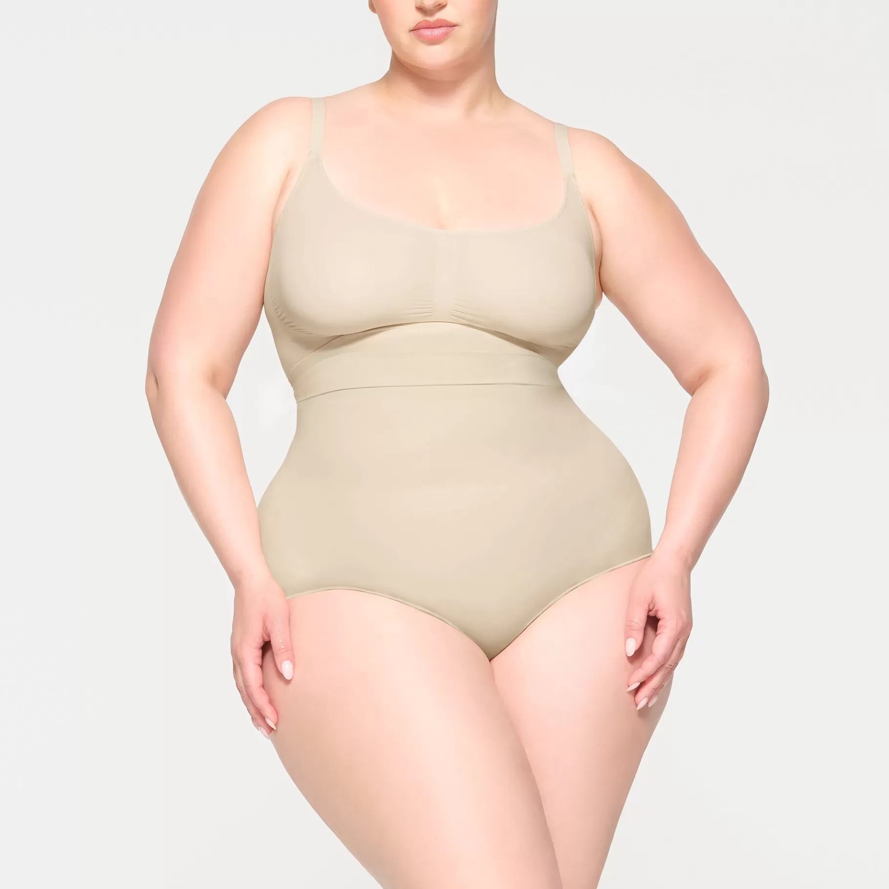 Skims shapewear bras*EVERYDAY SCULPT BRALETTE | SAND