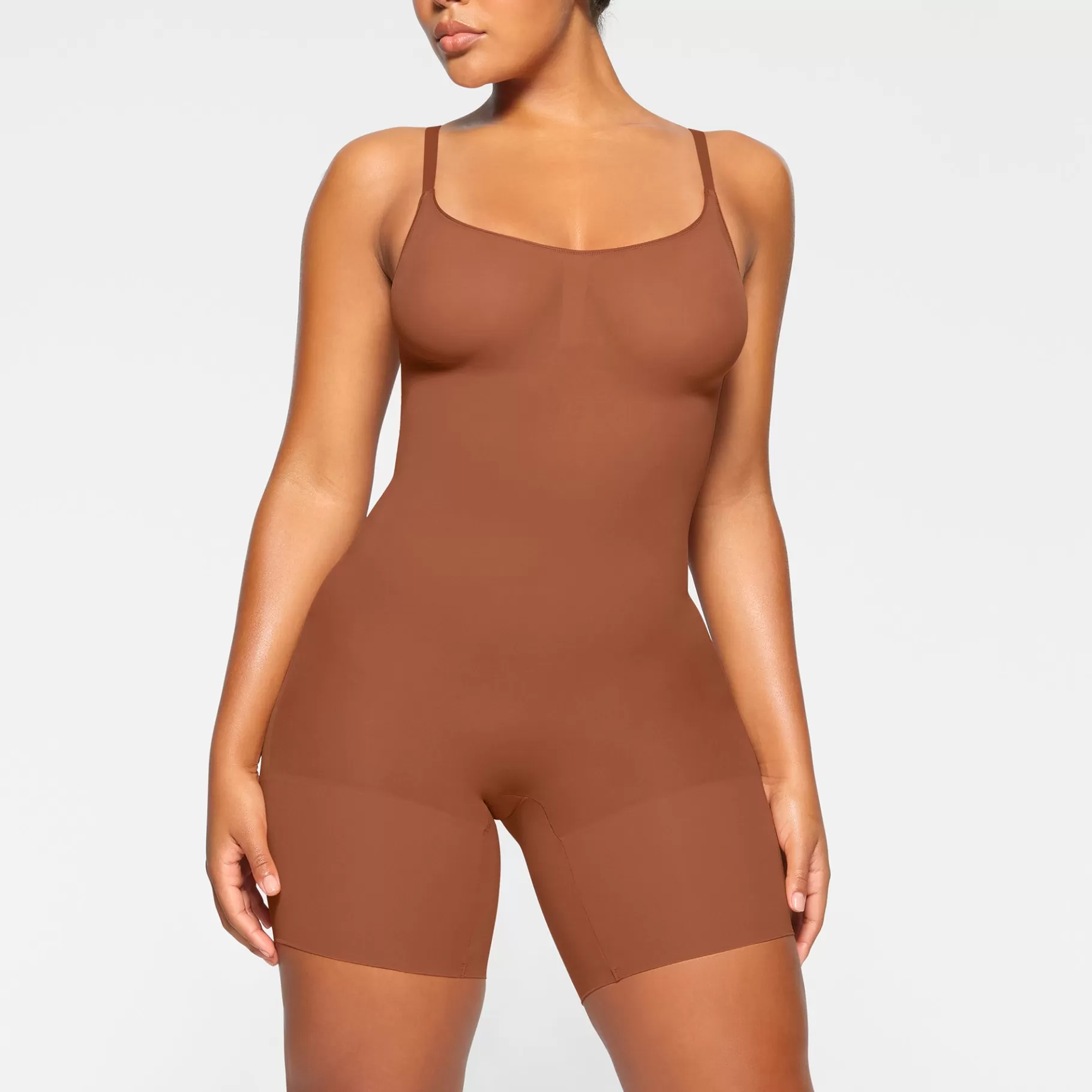 Skims shapewear bodysuits*EVERYDAY SCULPT MID THIGH BODYSUIT | BRONZE