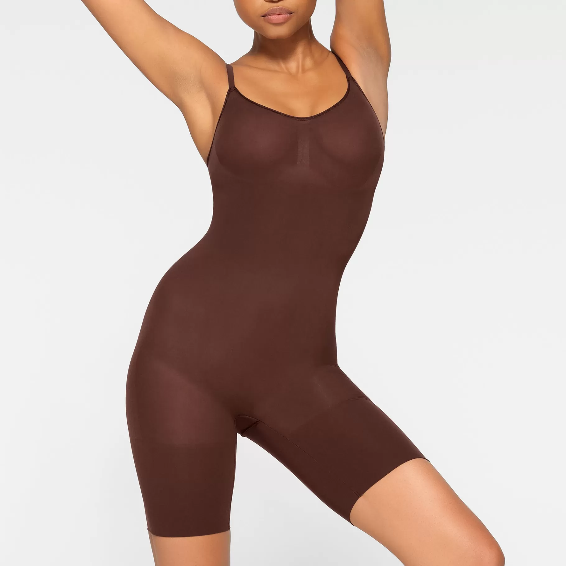 Skims shapewear bodysuits*EVERYDAY SCULPT MID THIGH BODYSUIT | COCOA