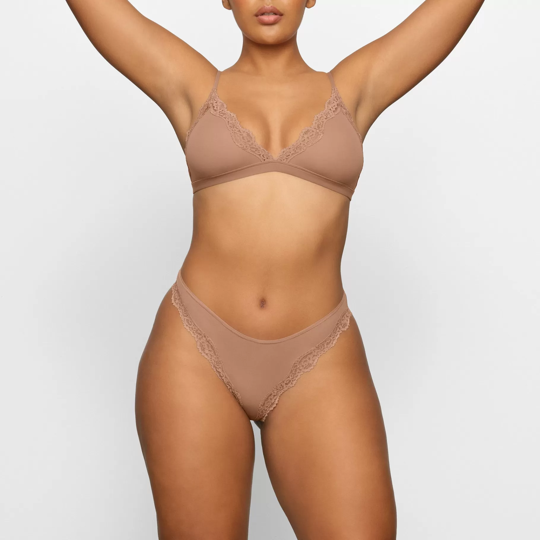 Skims cheeky underwear*FITS EVERYBODY CORDED LACE TANGA | SIENNA