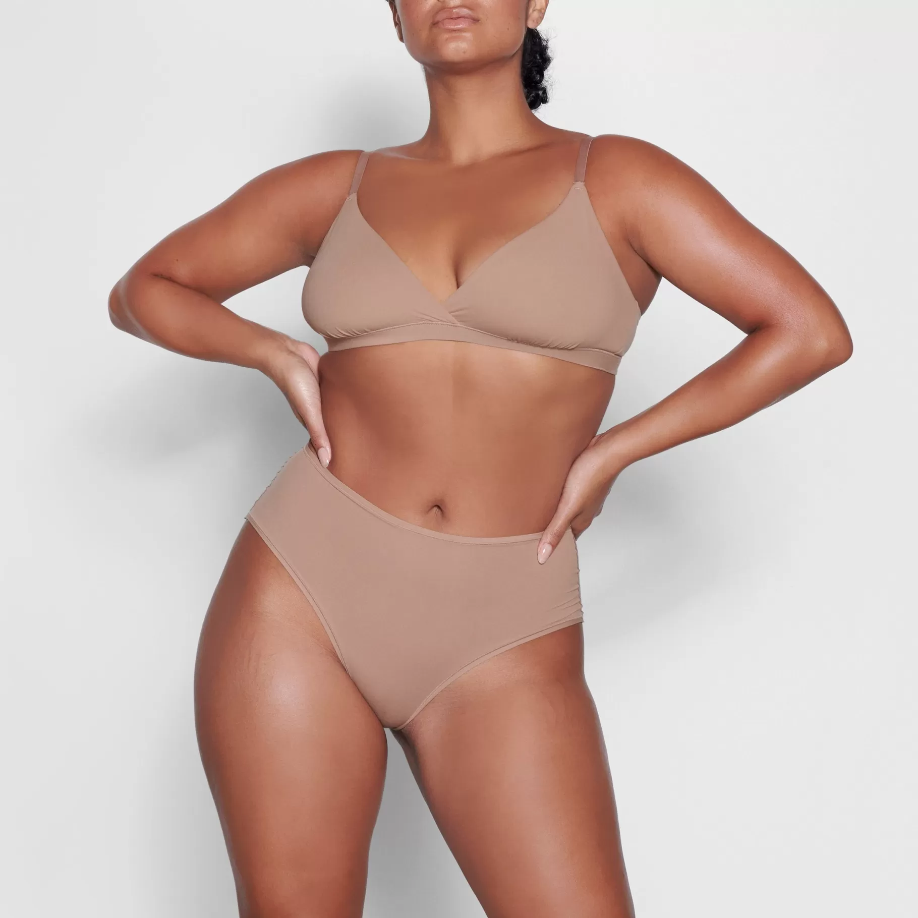 Skims fits everybody*FITS EVERYBODY CROSSOVER BRALETTE | SIENNA