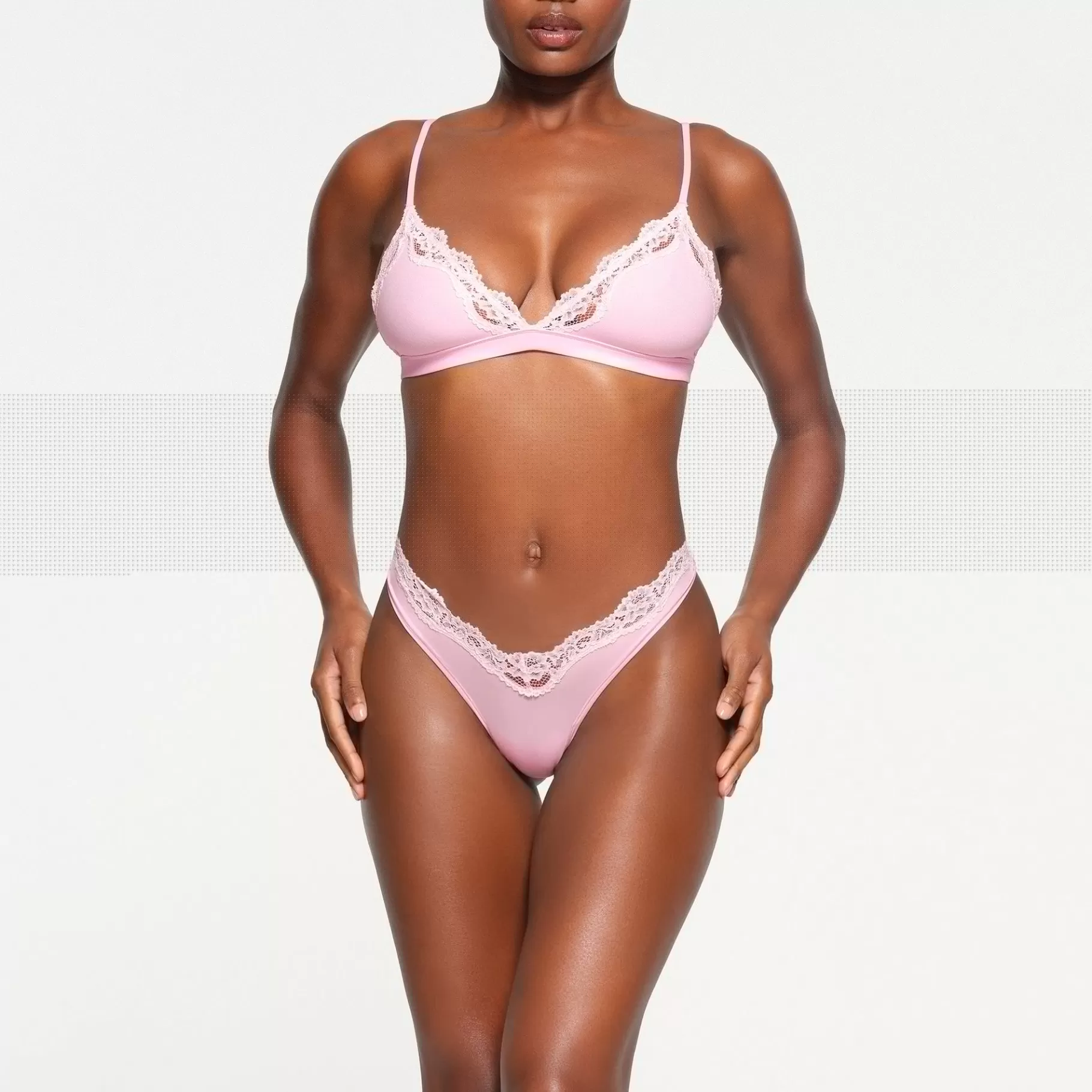 Skims fits everybody*FITS EVERYBODY LACE TRIANGLE BRALETTE | CHERRY BLOSSOM TONAL CHERRY+BLOSSOM+TONAL