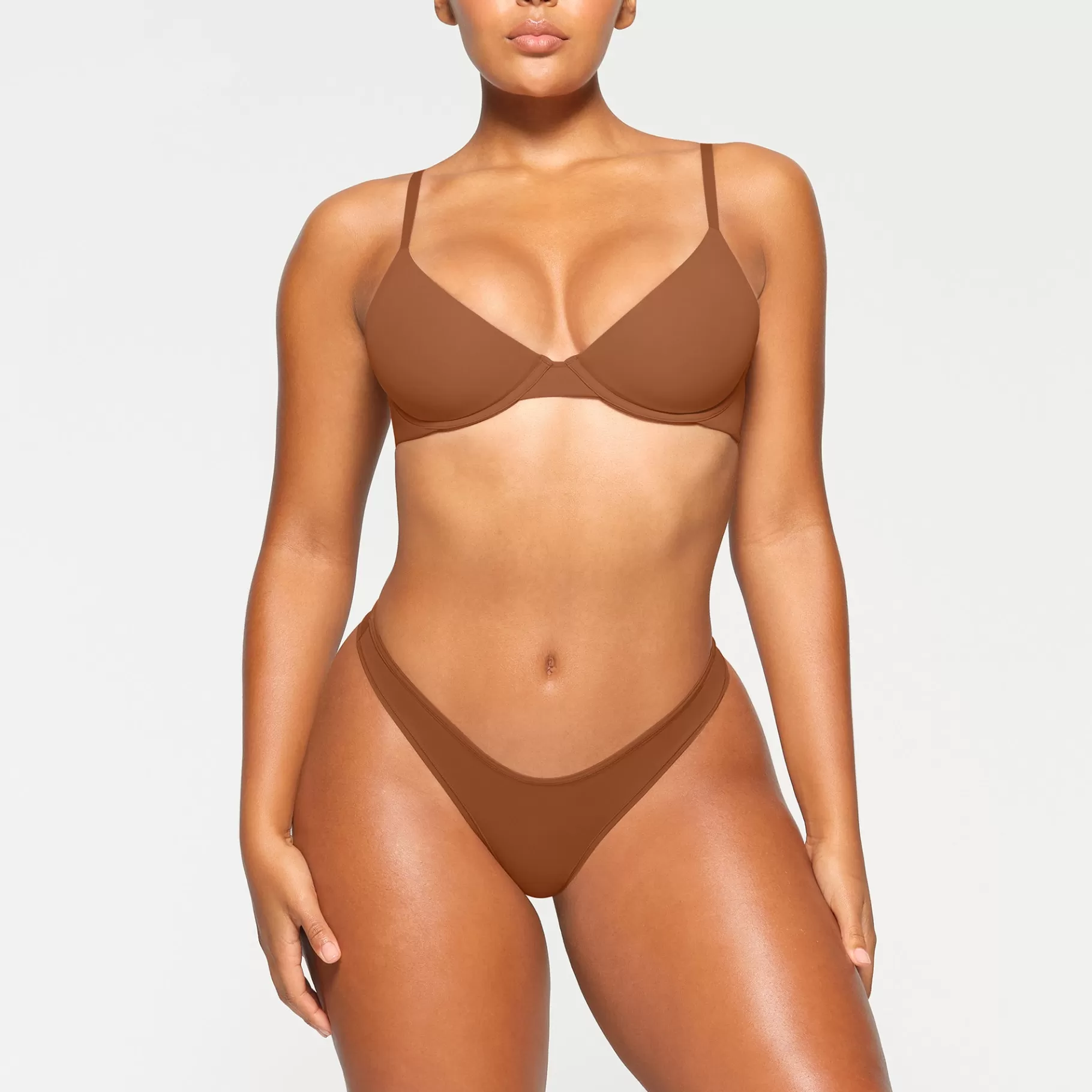 Skims lightly lined*FITS EVERYBODY PLUNGE BRA | BRONZE