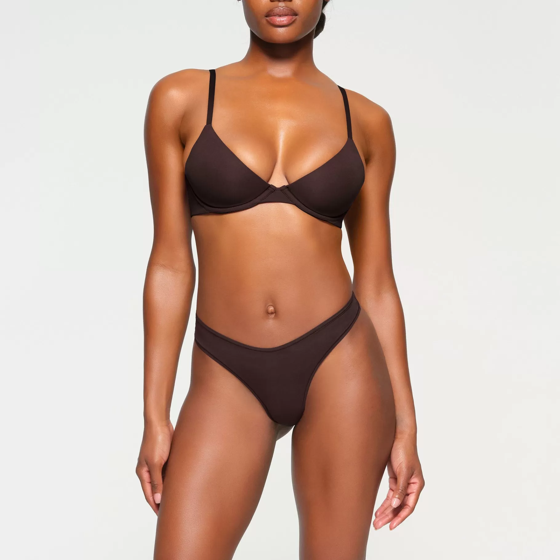 Skims lightly lined*FITS EVERYBODY PLUNGE BRA | ESPRESSO