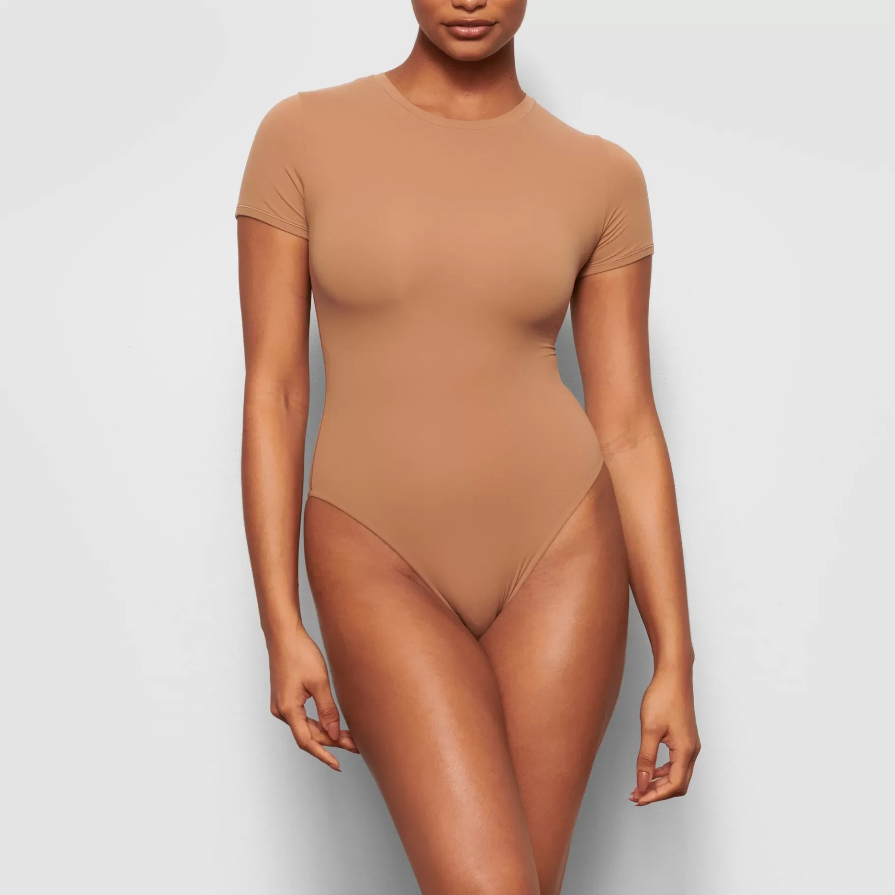 Skims bodysuits*FITS EVERYBODY T-SHIRT BODYSUIT | SIENNA