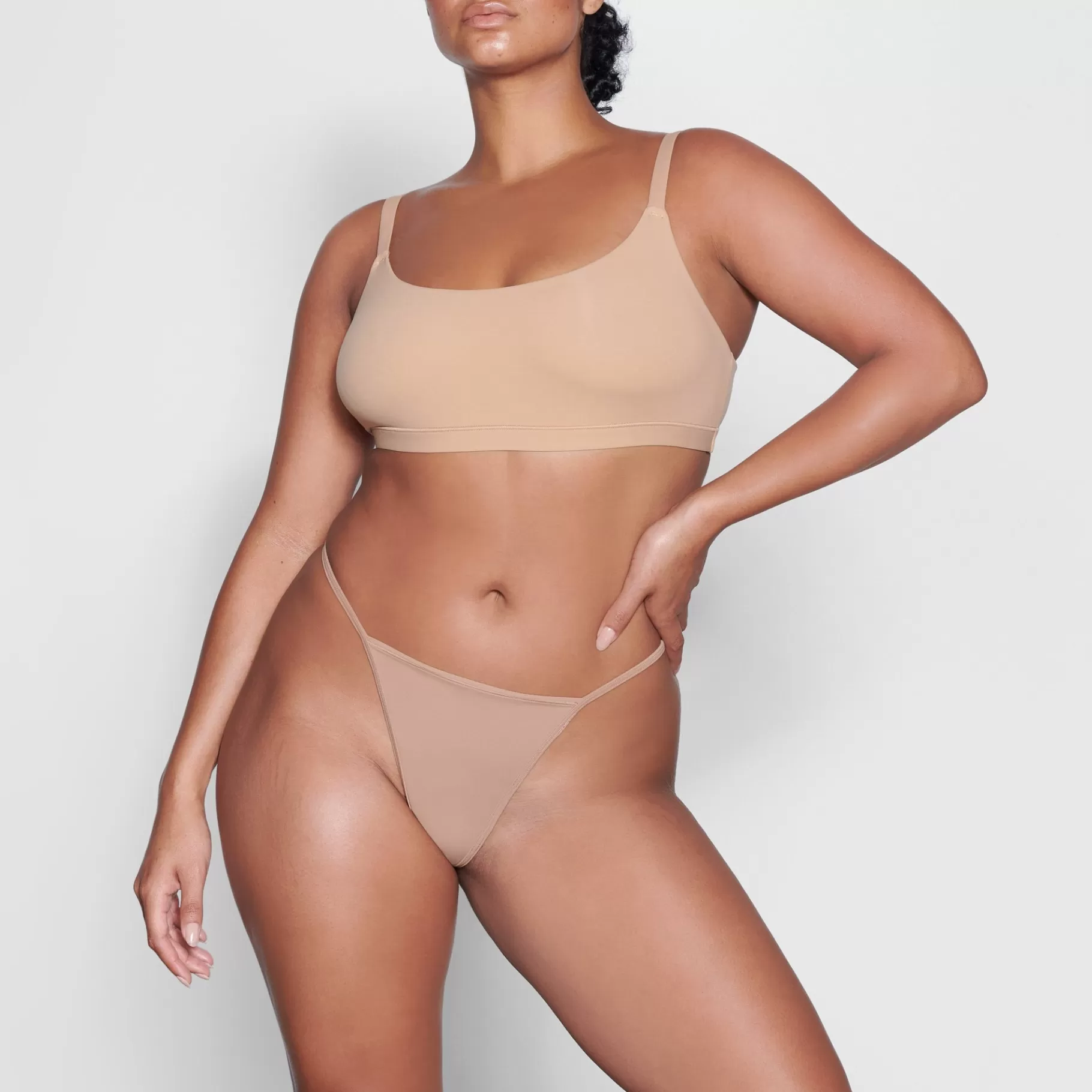 Skims thongs*FITS EVERYBODY T-STRING THONG | OCHRE