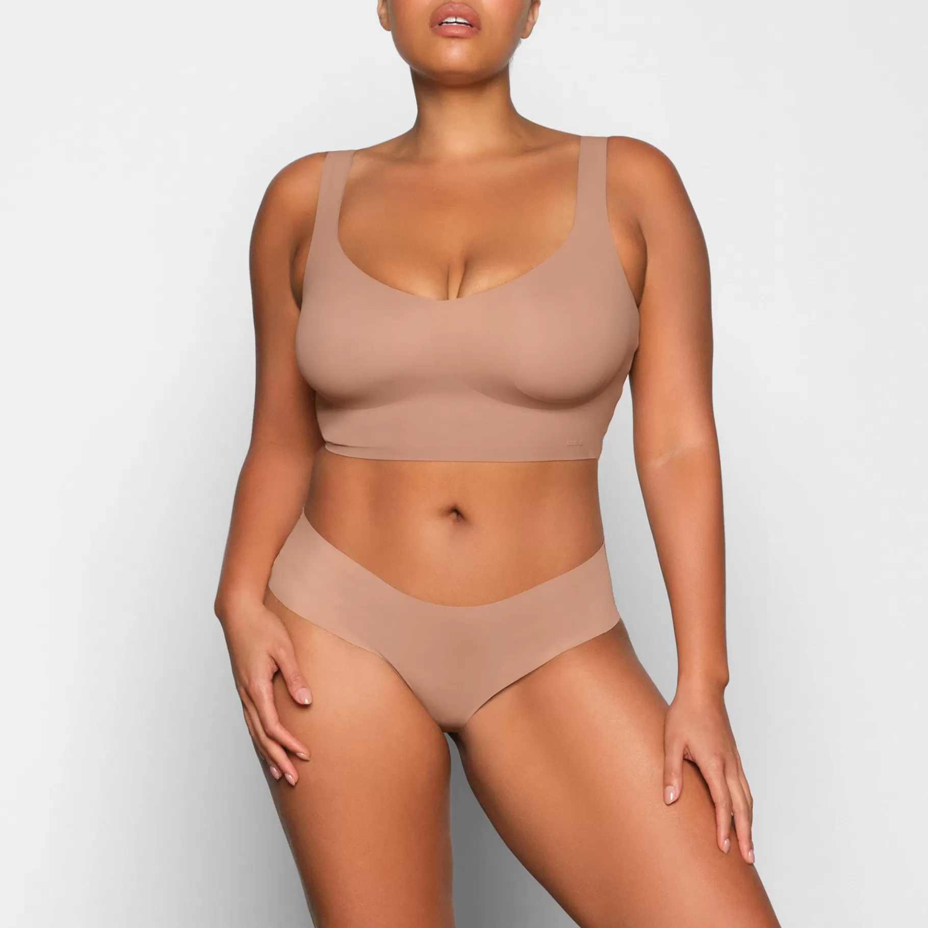 Skims plunge*NAKED PLUNGE LONGLINE BRALETTE | SIENNA