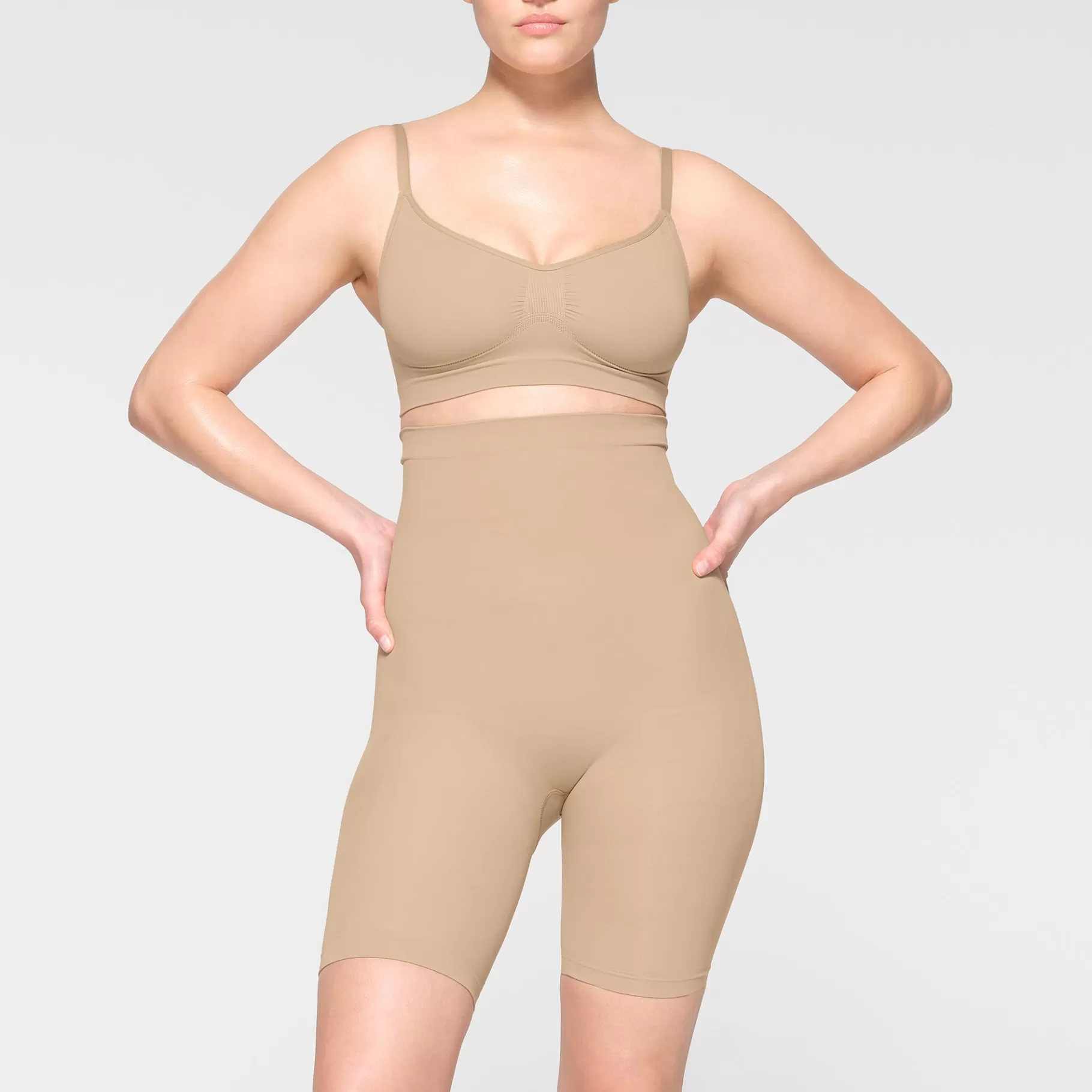 Skims seamless sculpt*SEAMLESS SCULPT HIGH-WAISTED ABOVE THE KNEE SHORT | CLAY