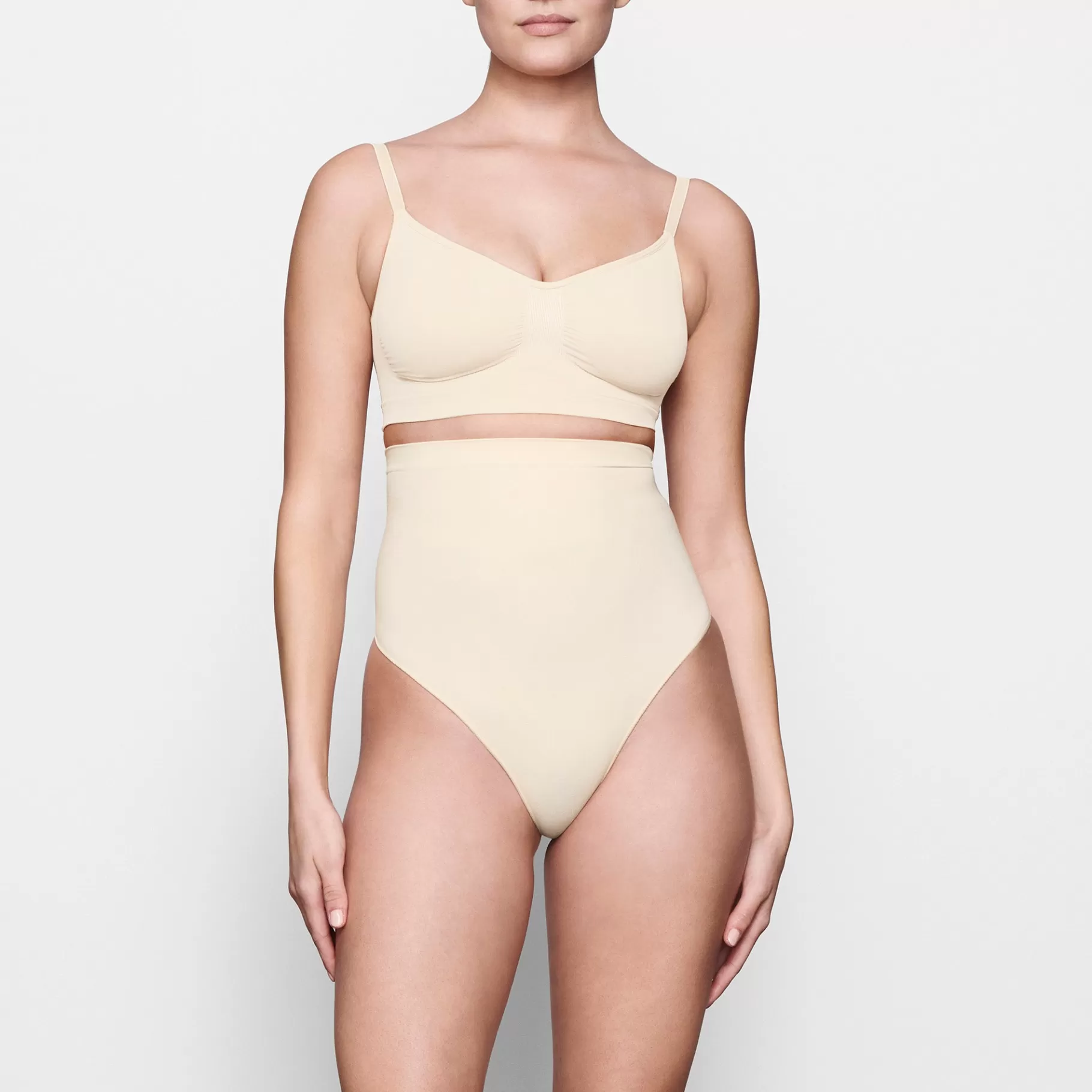 Skims seamless sculpt*SEAMLESS SCULPT HIGH-WAISTED THONG | SAND