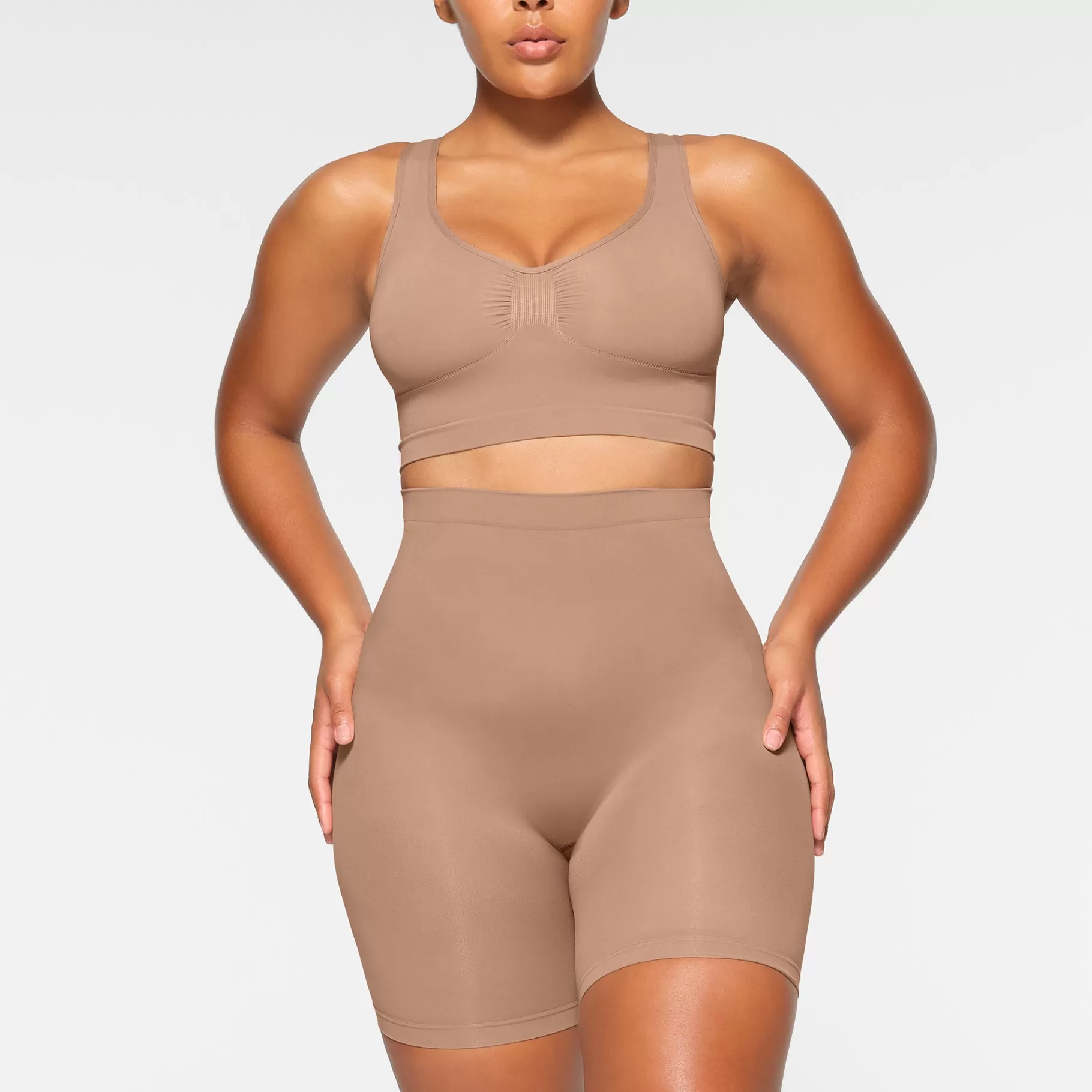 Skims shapewear bras*SEAMLESS SCULPT SCOOP PLUNGE BRALETTE | SIENNA