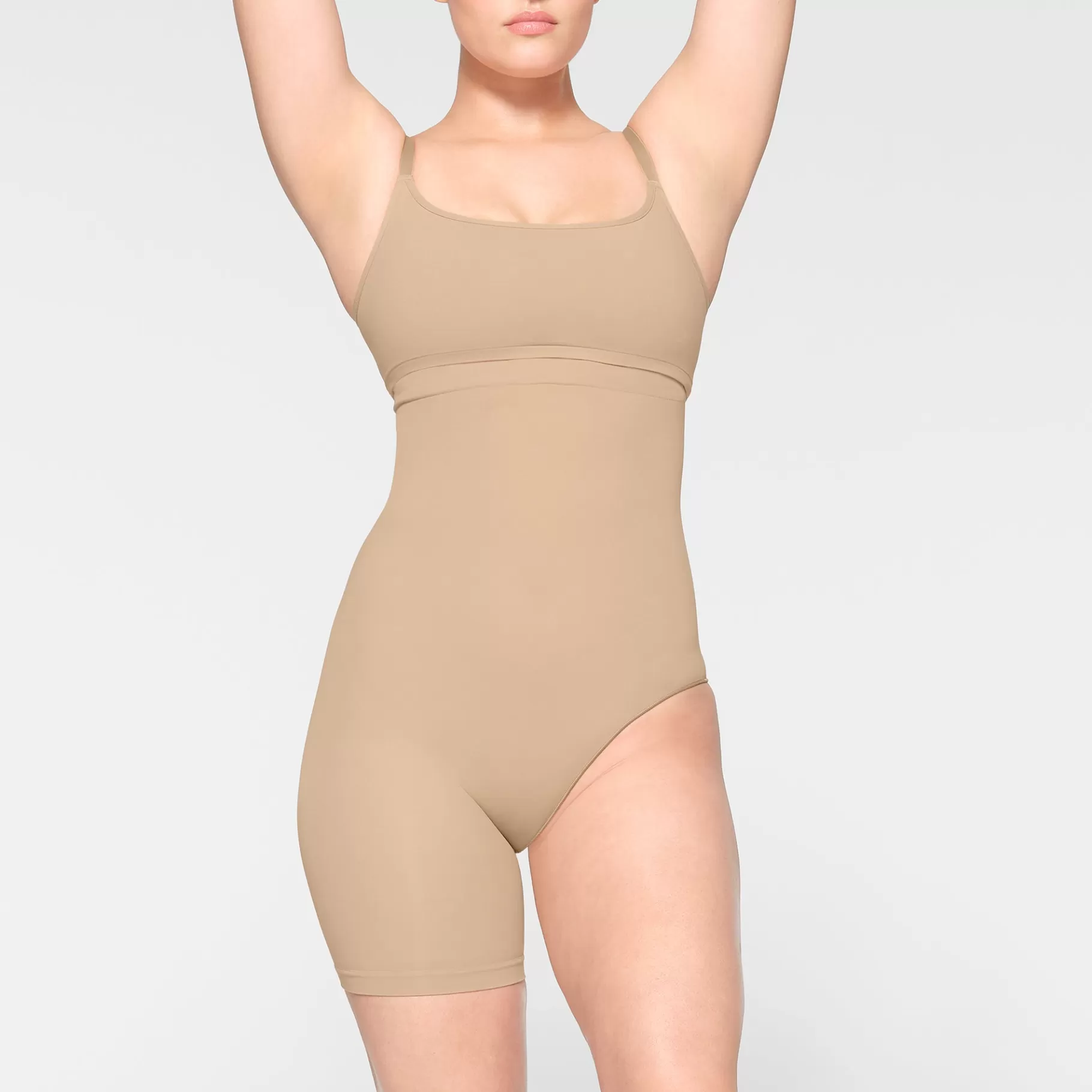 Skims seamless sculpt*SEAMLESS SCULPT SOLUTION SHORT LEFT LEG EXPOSED | CLAY