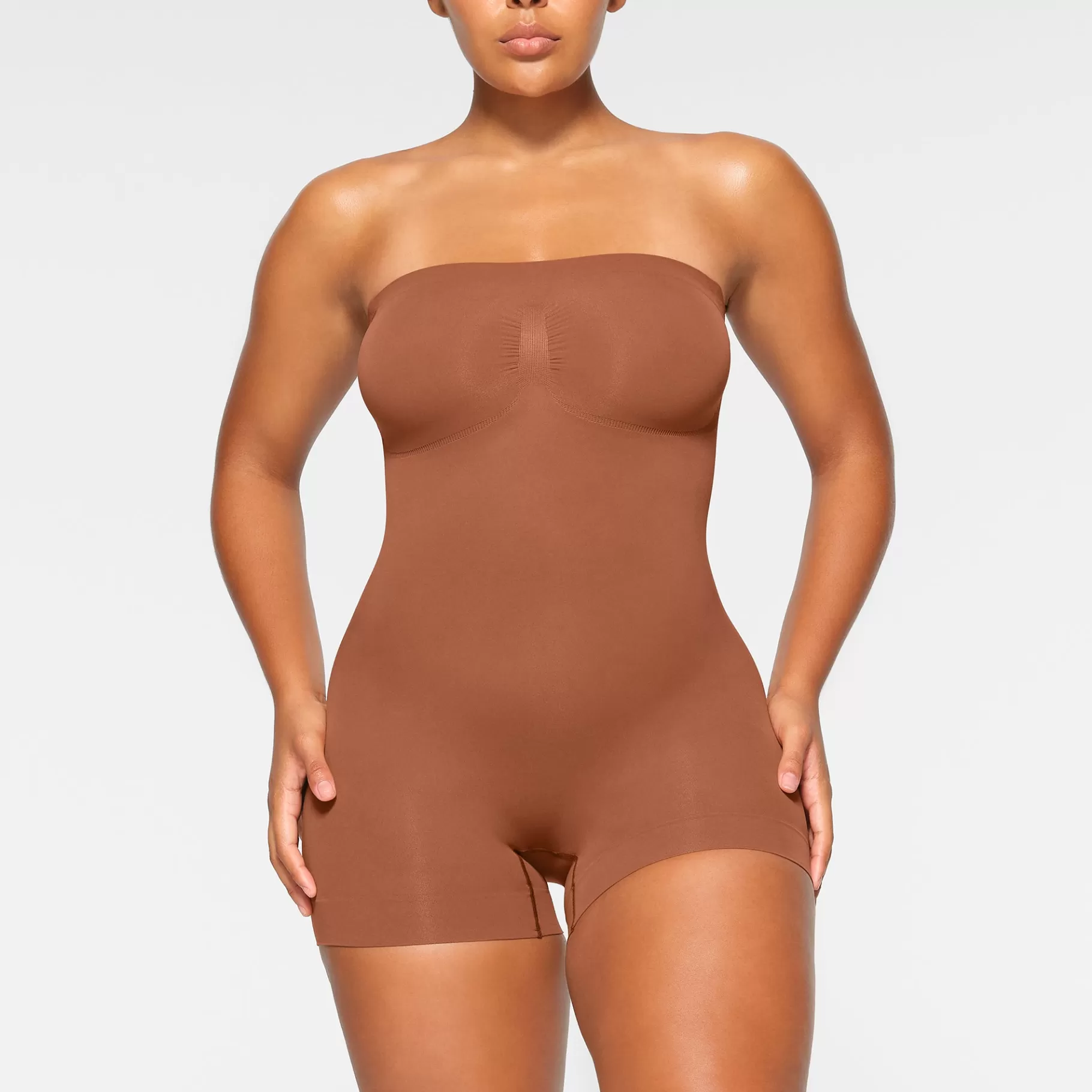 Skims shapewear bodysuits*SEAMLESS SCULPT STRAPLESS SHORTIE BODYSUIT | BRONZE