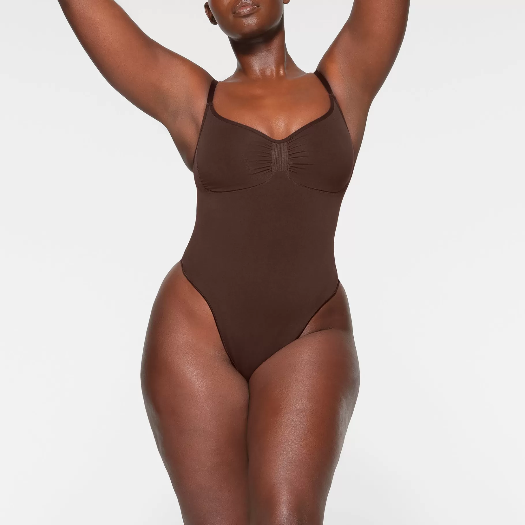 Skims shapewear bodysuits*SEAMLESS SCULPT THONG BODYSUIT | ESPRESSO