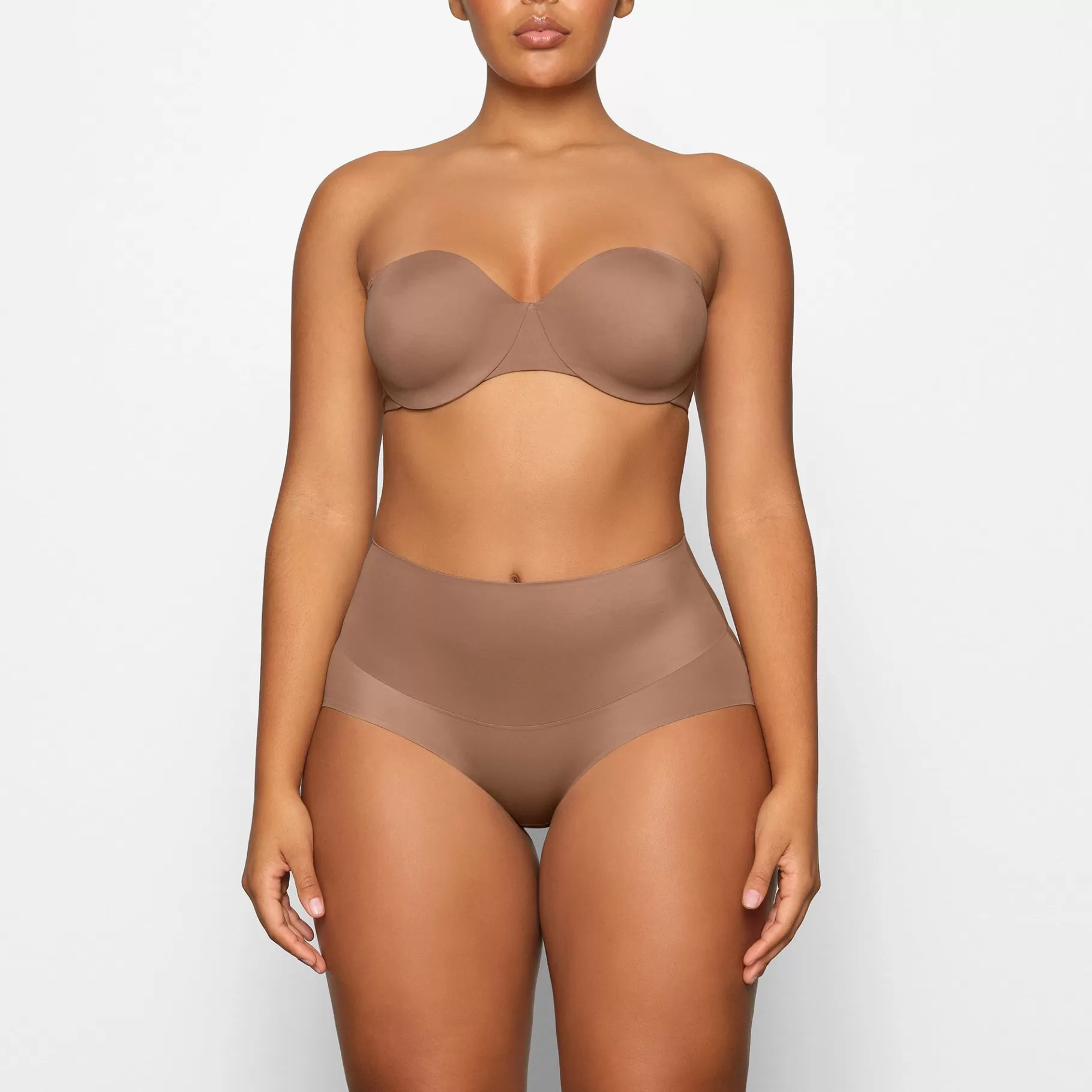 Skims medium*SMOOTHING INTIMATES HIGH-WAISTED BRIEF | SIENNA