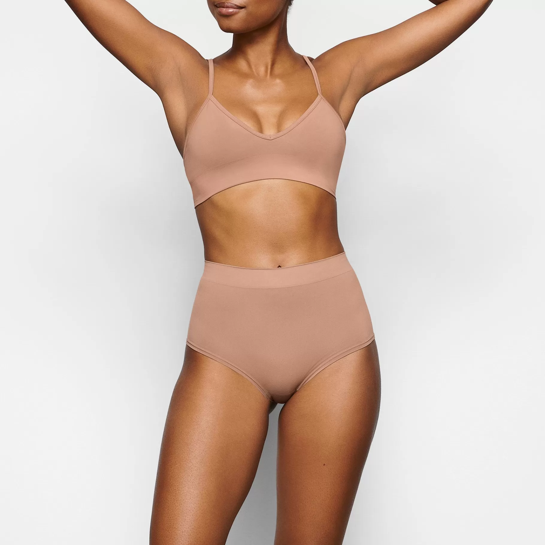 Skims boy shorts*SOFT SMOOTHING SEAMLESS BOY SHORT | SIENNA