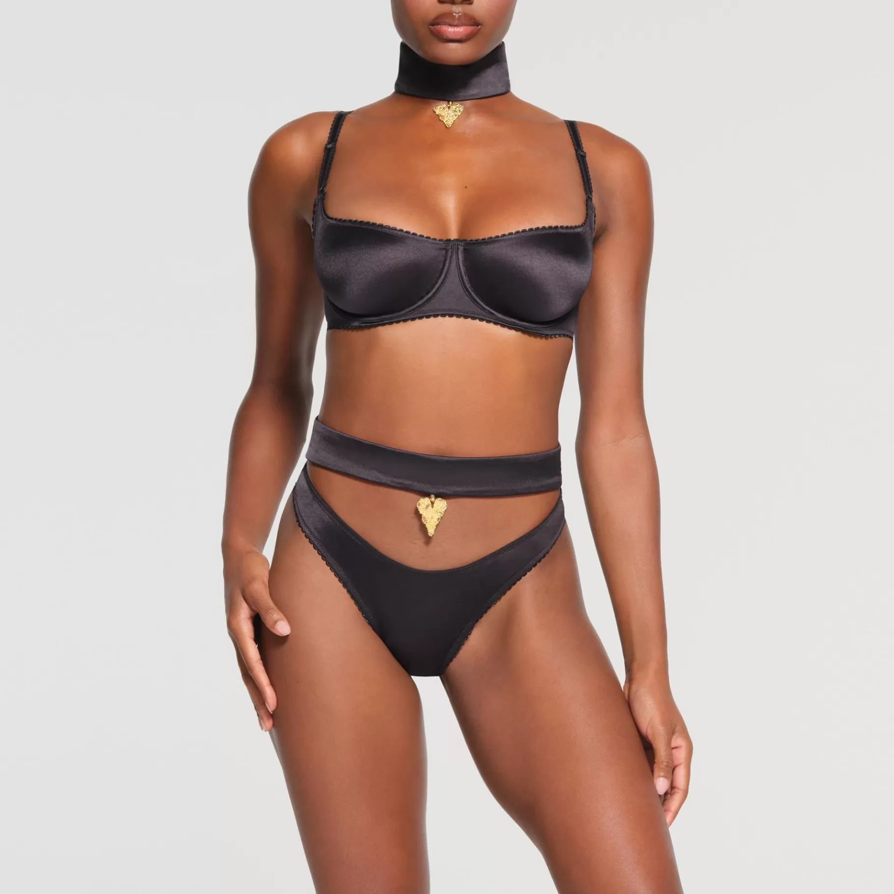 Skims *STRETCH SATIN PENDANT UNLINED SCOOP BRA | ONYX