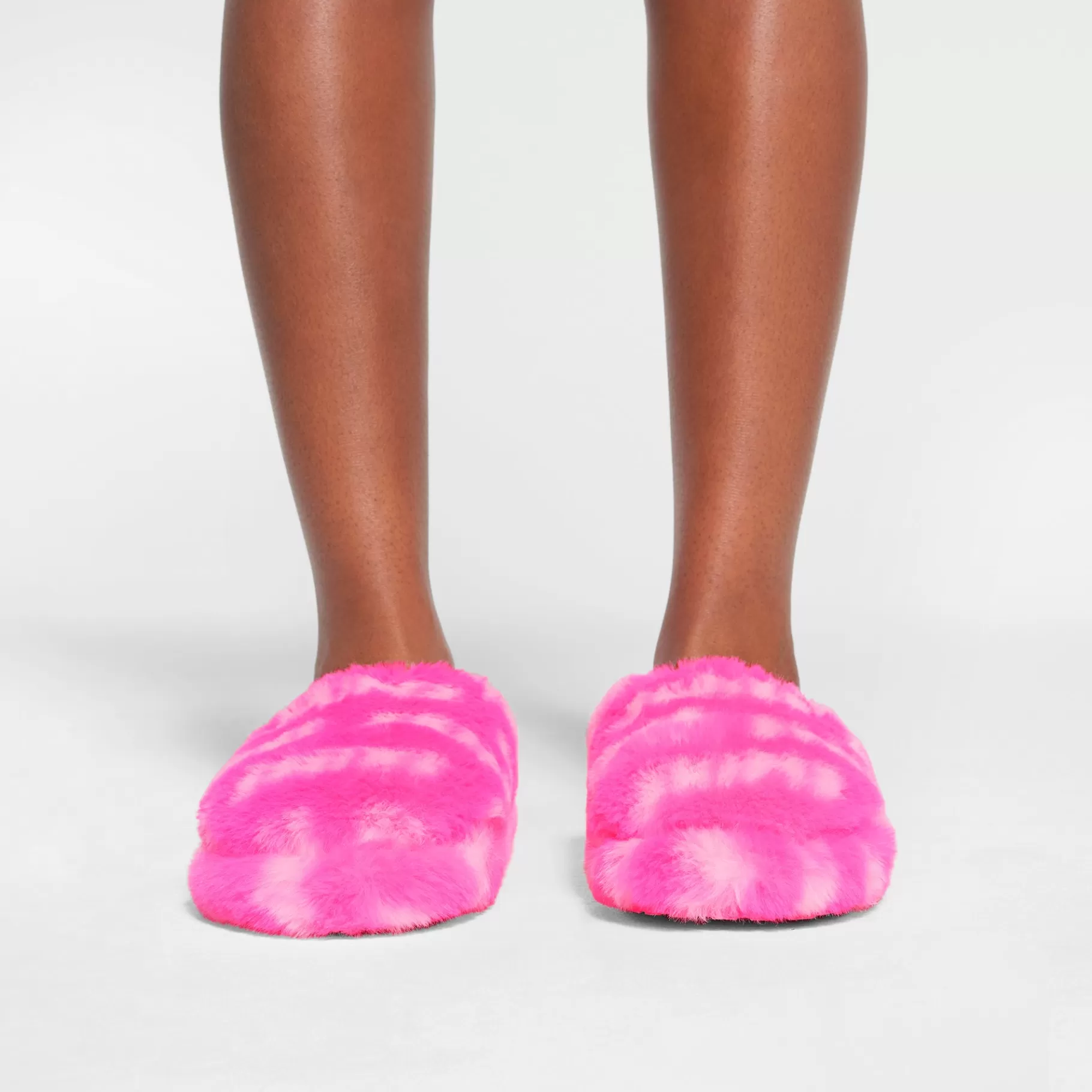 Skims slides*VALENTINE'S LOGO SLIPPER | NEON PINK LOGO NEON+PINK+LOGO