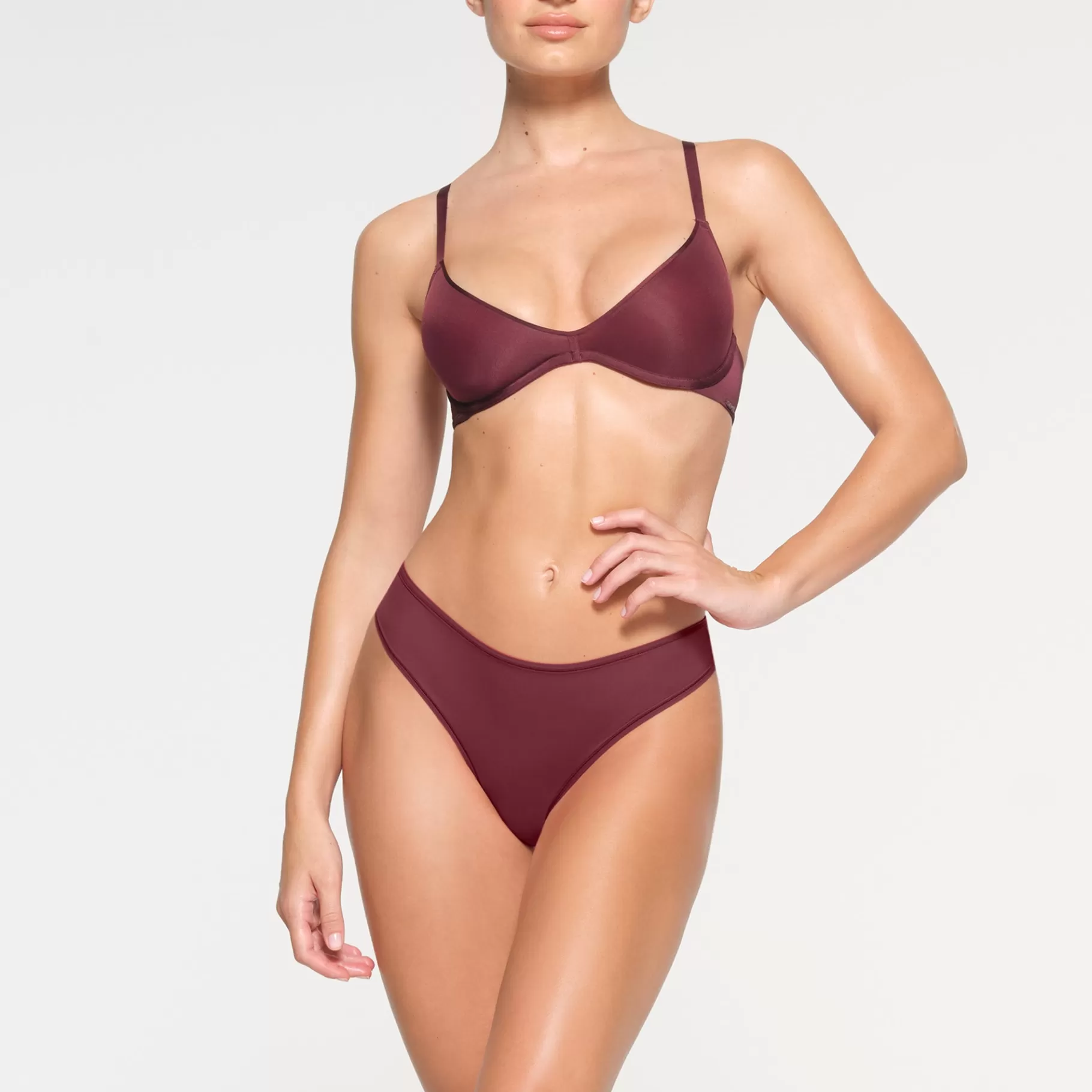 Skims lightly lined*WEIGHTLESS SCOOP BRA | WINE