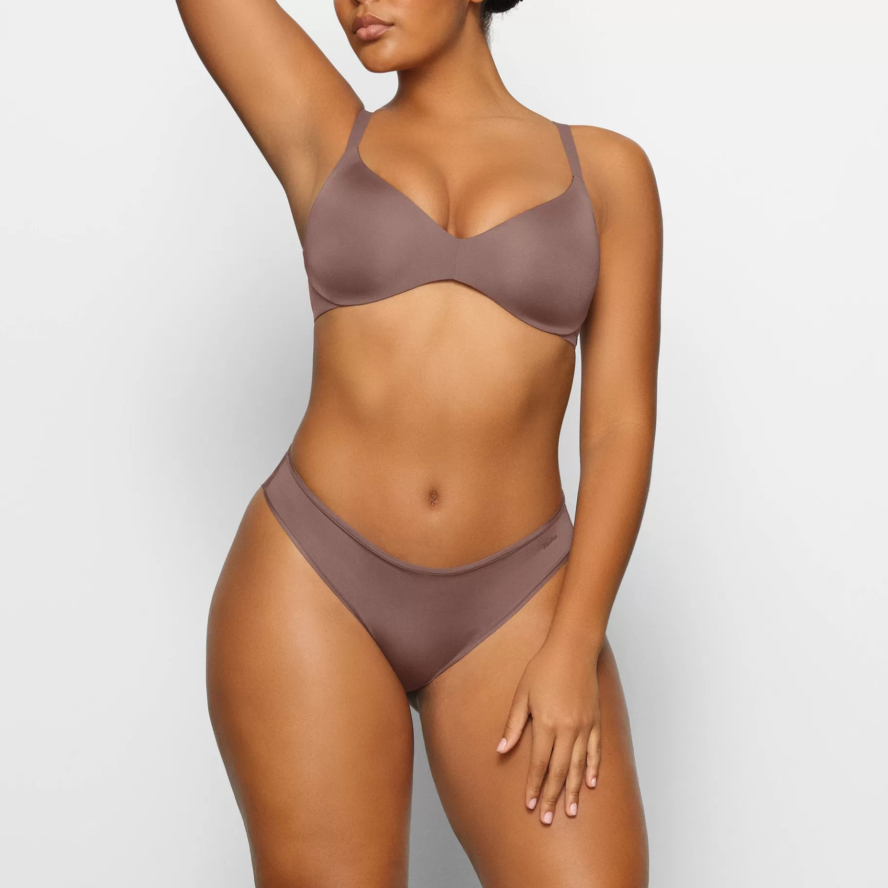 Skims push-up*WIRELESS FORM PUSH-UP PLUNGE BRA | UMBER