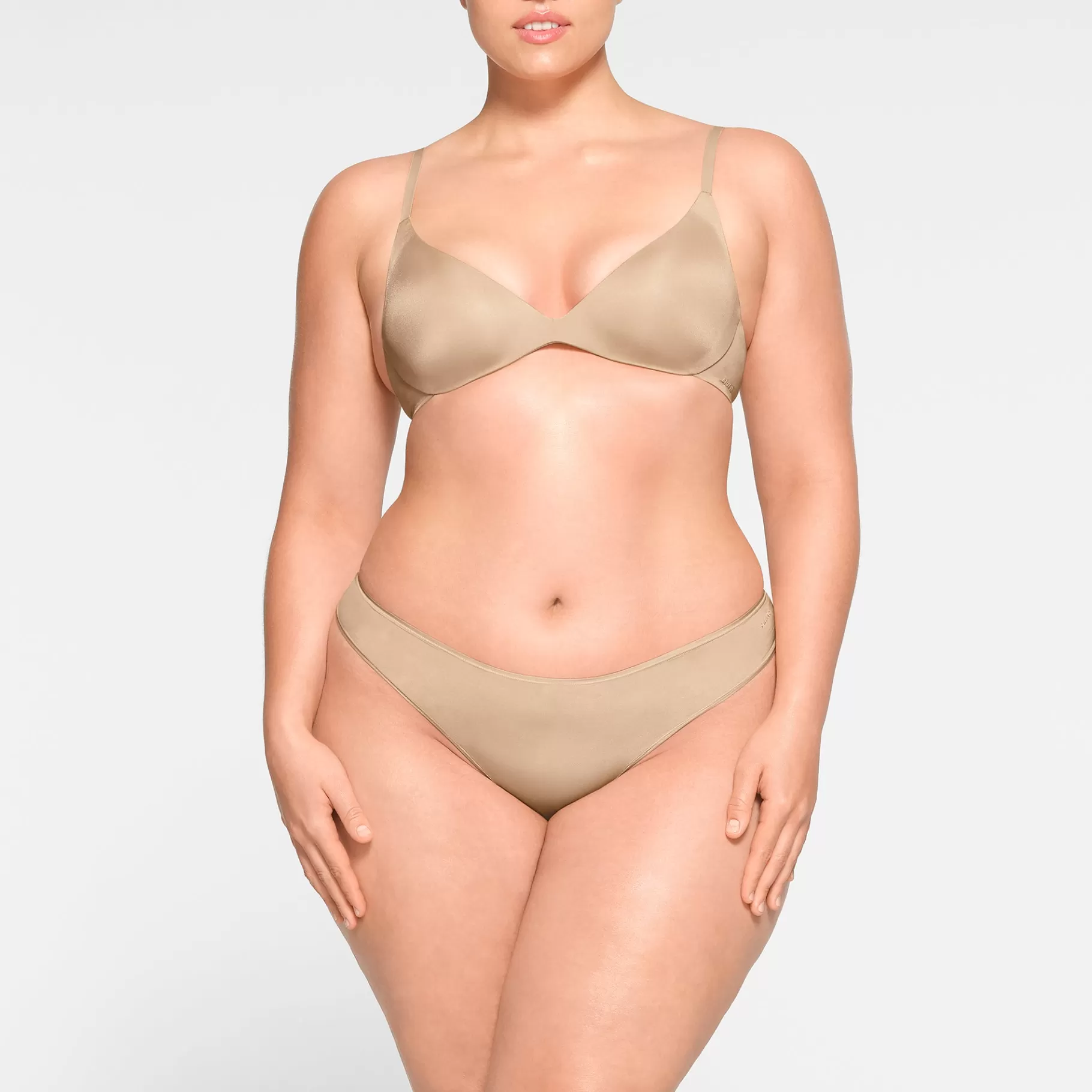 Skims push-up*WIRELESS FORM SUPER PUSH-UP BRA | SAND