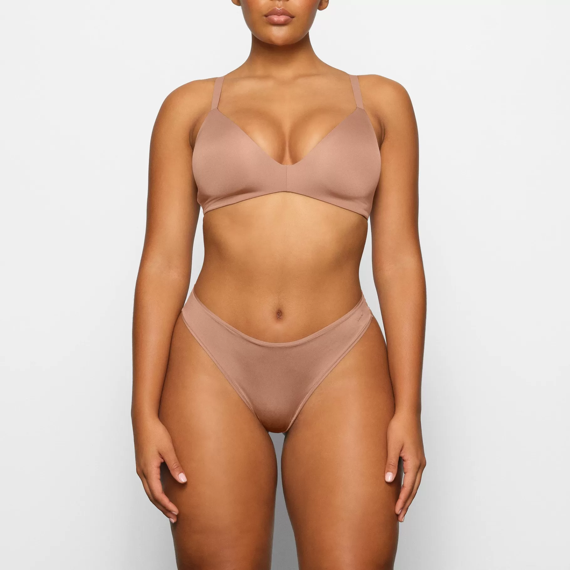 Skims lightly lined*WIRELESS FORM T-SHIRT DEMI BRA | SIENNA